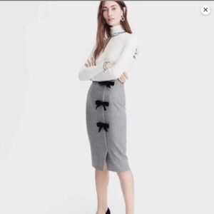 J. Crew Gray Pencil Skirt with Black Velvet Bow Details, Size 00